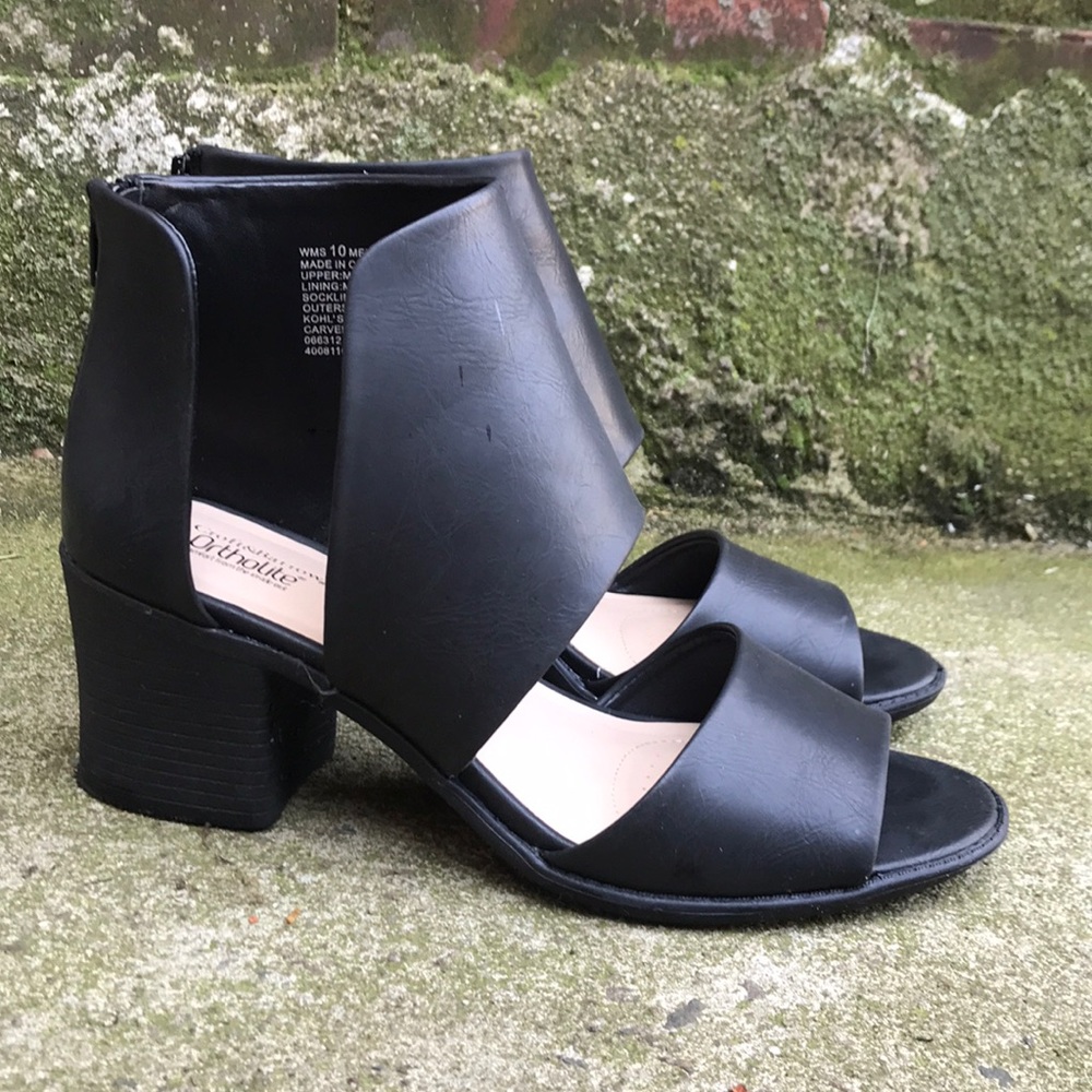 Women's cut boots